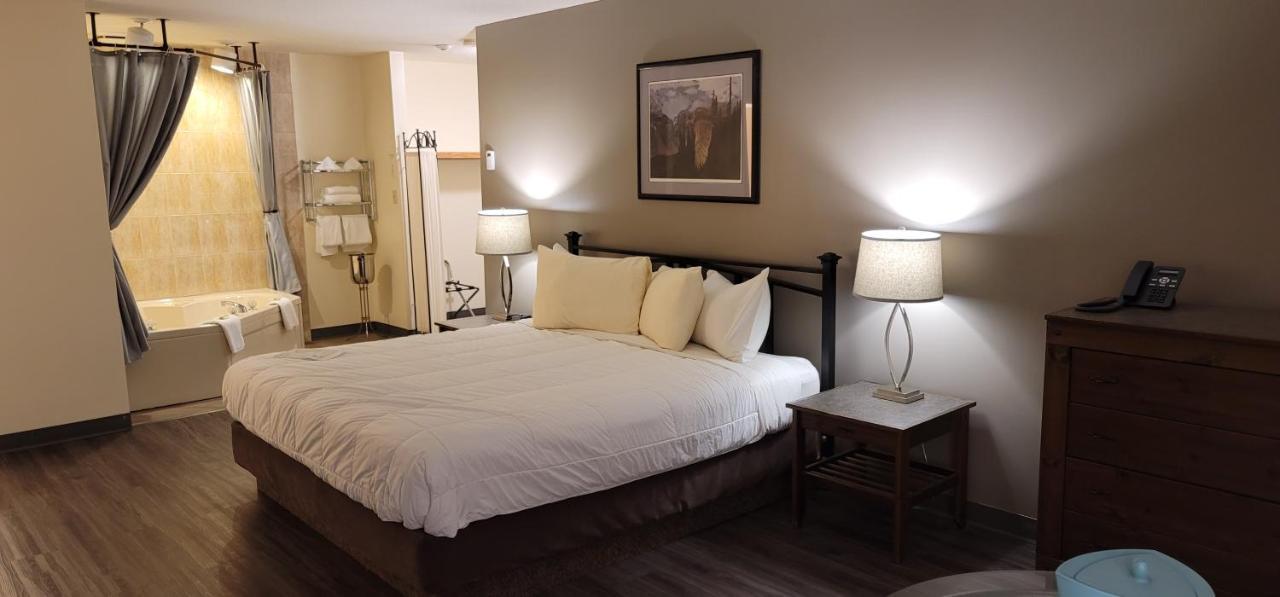 Woodland Inn Meadow Lake Экстерьер фото