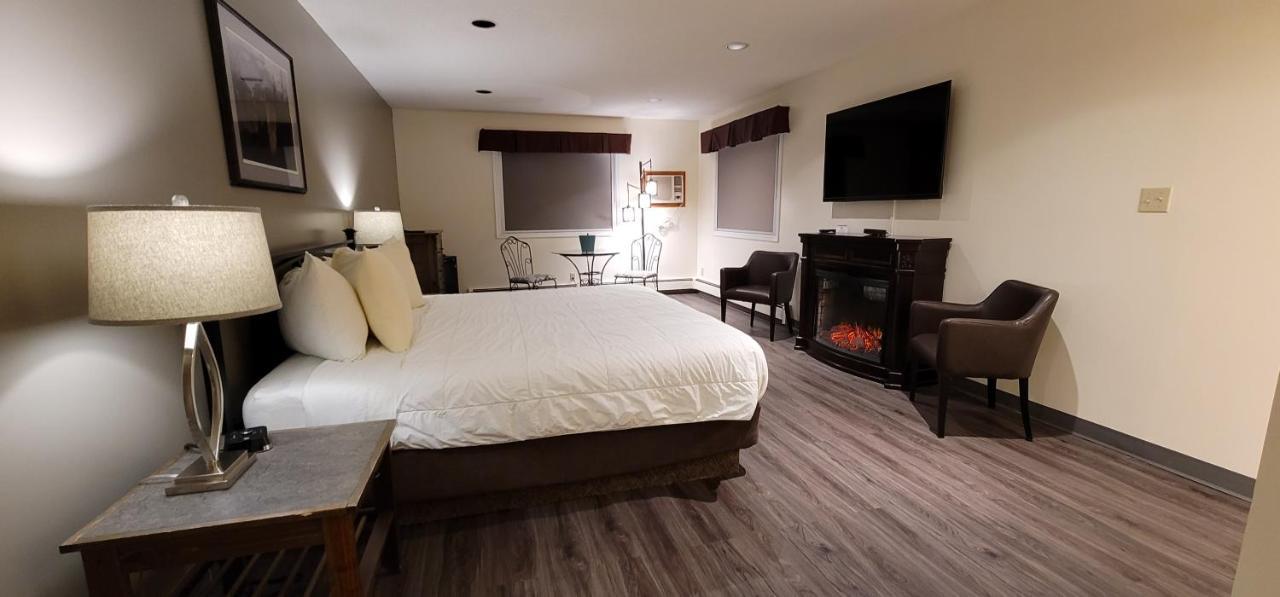 Woodland Inn Meadow Lake Экстерьер фото